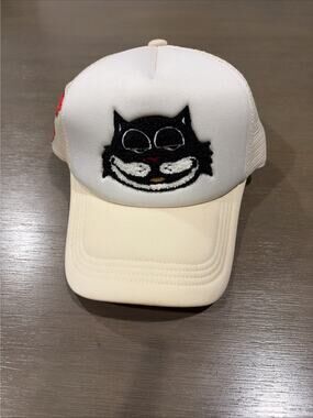 26 Red Hat